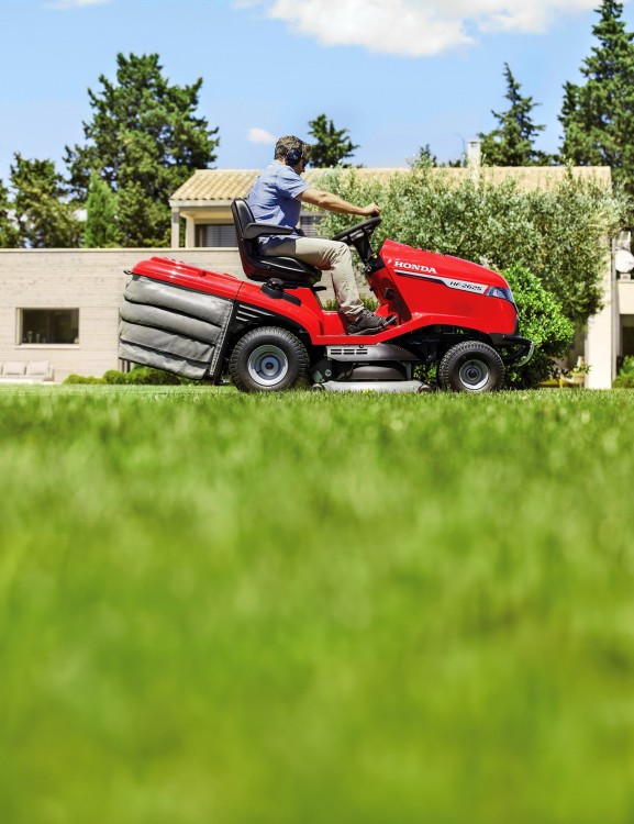 HF2625 Ride On Mower hf2625-product-page-hero-mobile-1600x2080-min