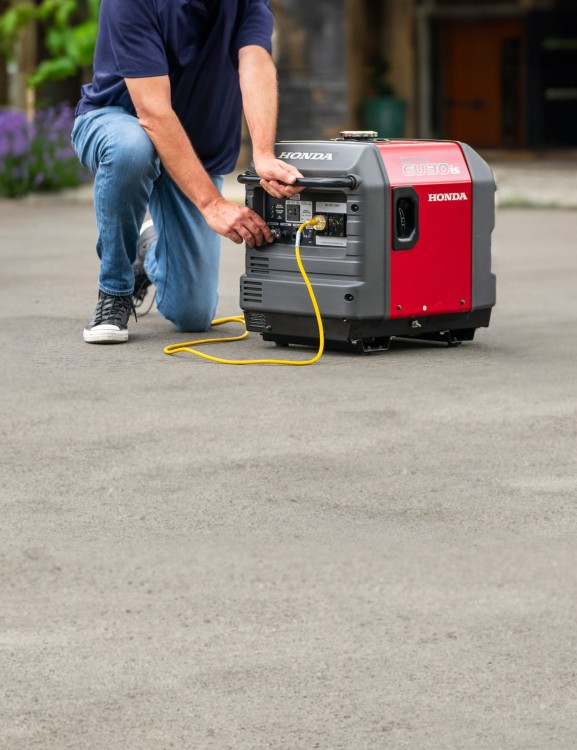 EU30is Inverter Generator eu30is-product-page-hero-mobile-1600x2080-min