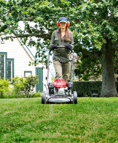 Lawn Mowers big-Honda_Outdoors_Homepage_Banners_Category_Mowers_1520_x_1840_1