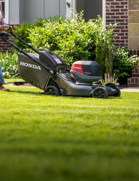 HRN216 58V 21" Battery Lawn Mower hrn-commercial-dc-mower-mobile-header-1600-x-2080