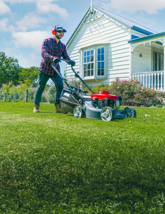 HRU196 Lawn Mower hru196m2-lawn-mower-product-page-hero-mobile-1600x2080-min